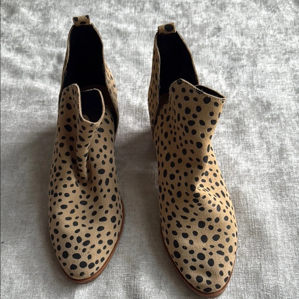 Dolce Vita Kadie Tan and Black Ankle Booties